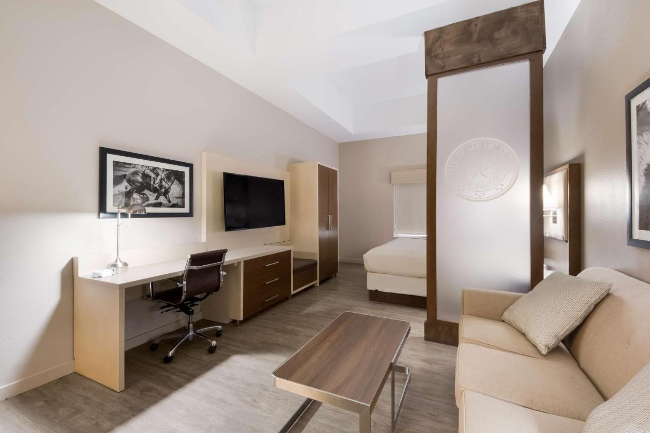 Best Western Bandera Suites & Saloon מראה חיצוני תמונה